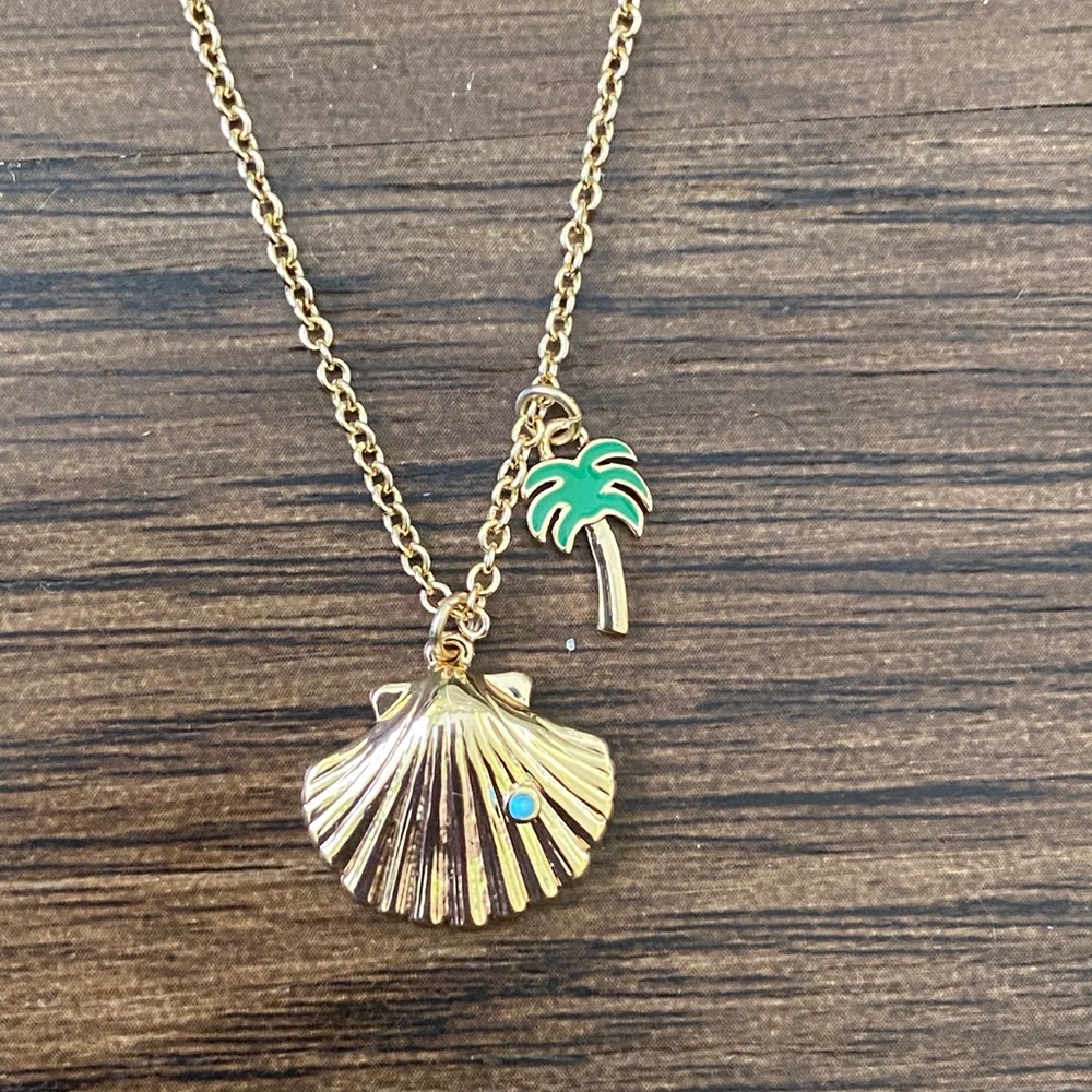 Banana republic shell & palm tree charm necklace